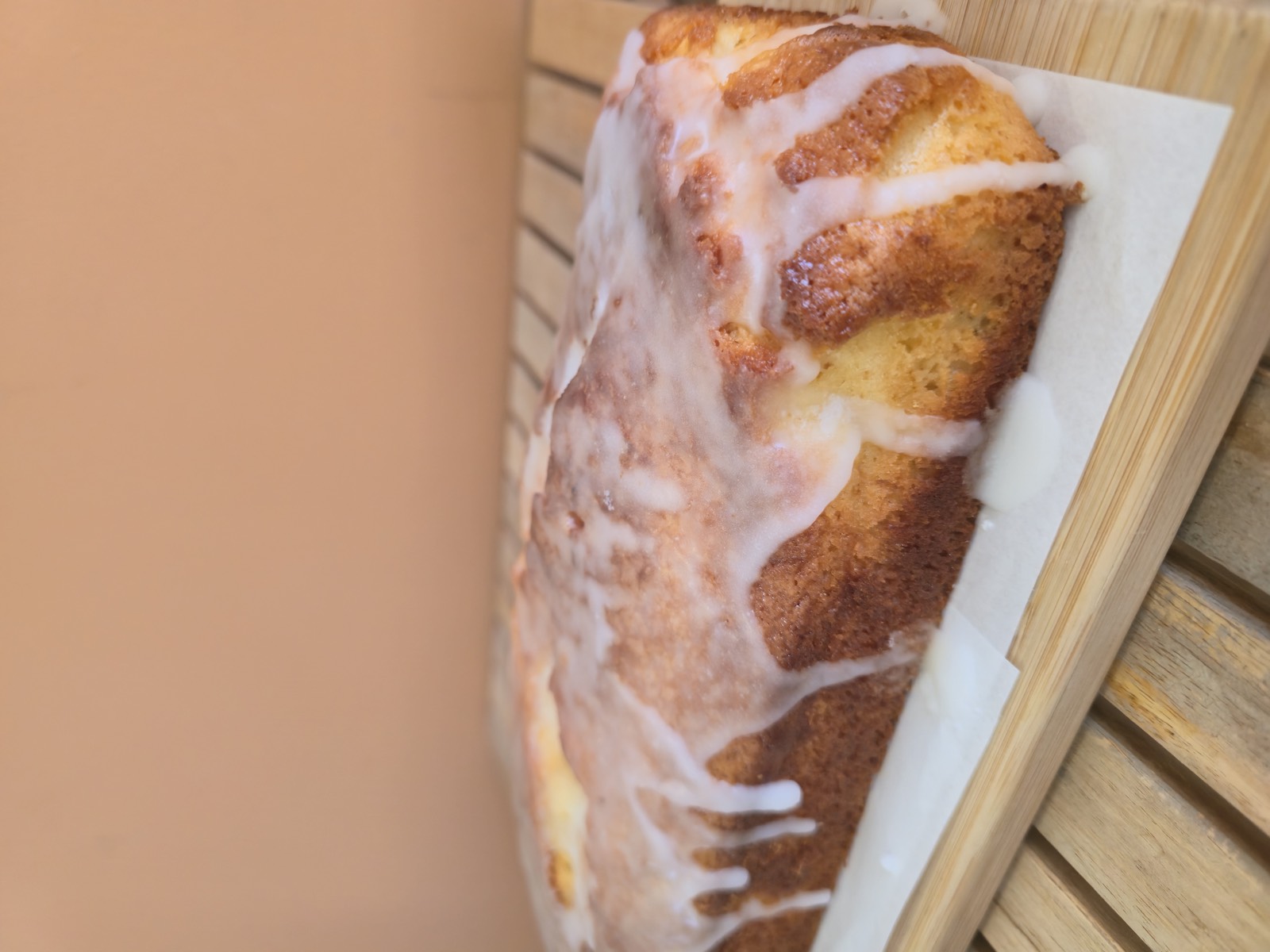 Bolo de limão com glacê